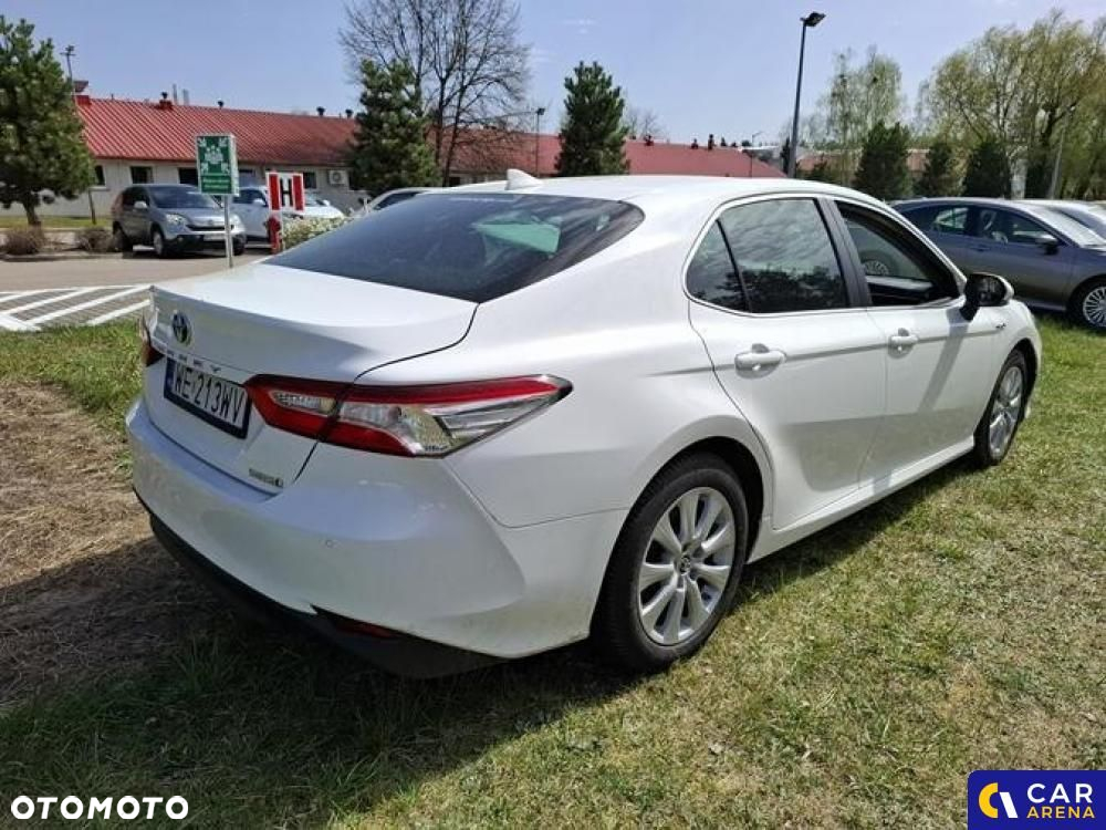 Toyota Camry - 5