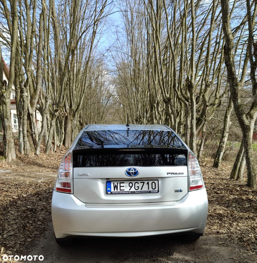 Toyota Prius (Hybrid) - 36