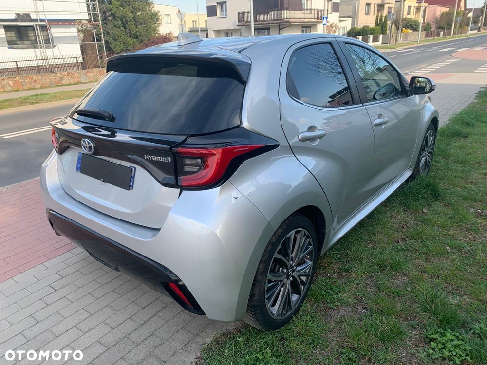 Toyota Yaris Hybrid 100 Selection Platinum - 5