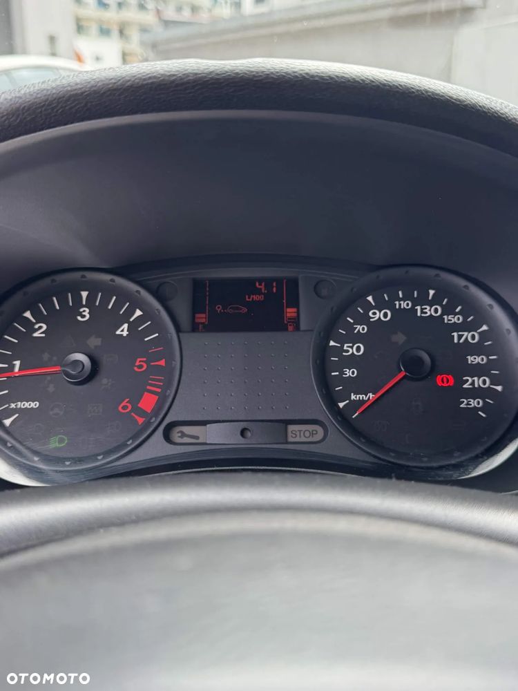 Renault Clio - 12