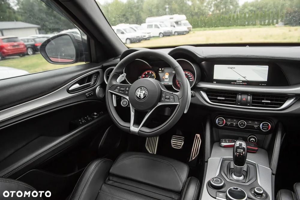 Alfa Romeo Stelvio - 17