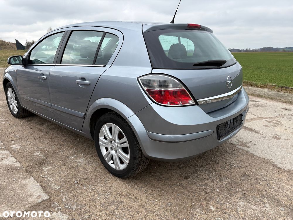 Opel Astra 1.6 Innovation 110 Jahre - 4