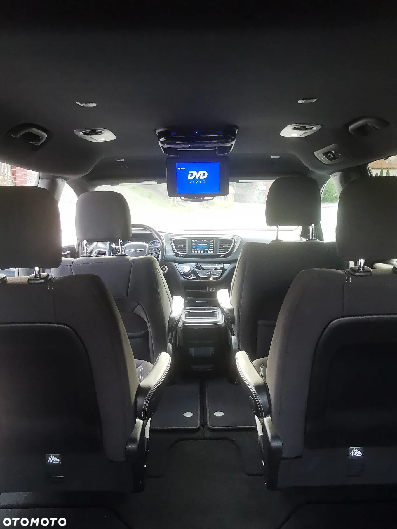 Chrysler Pacifica - 13
