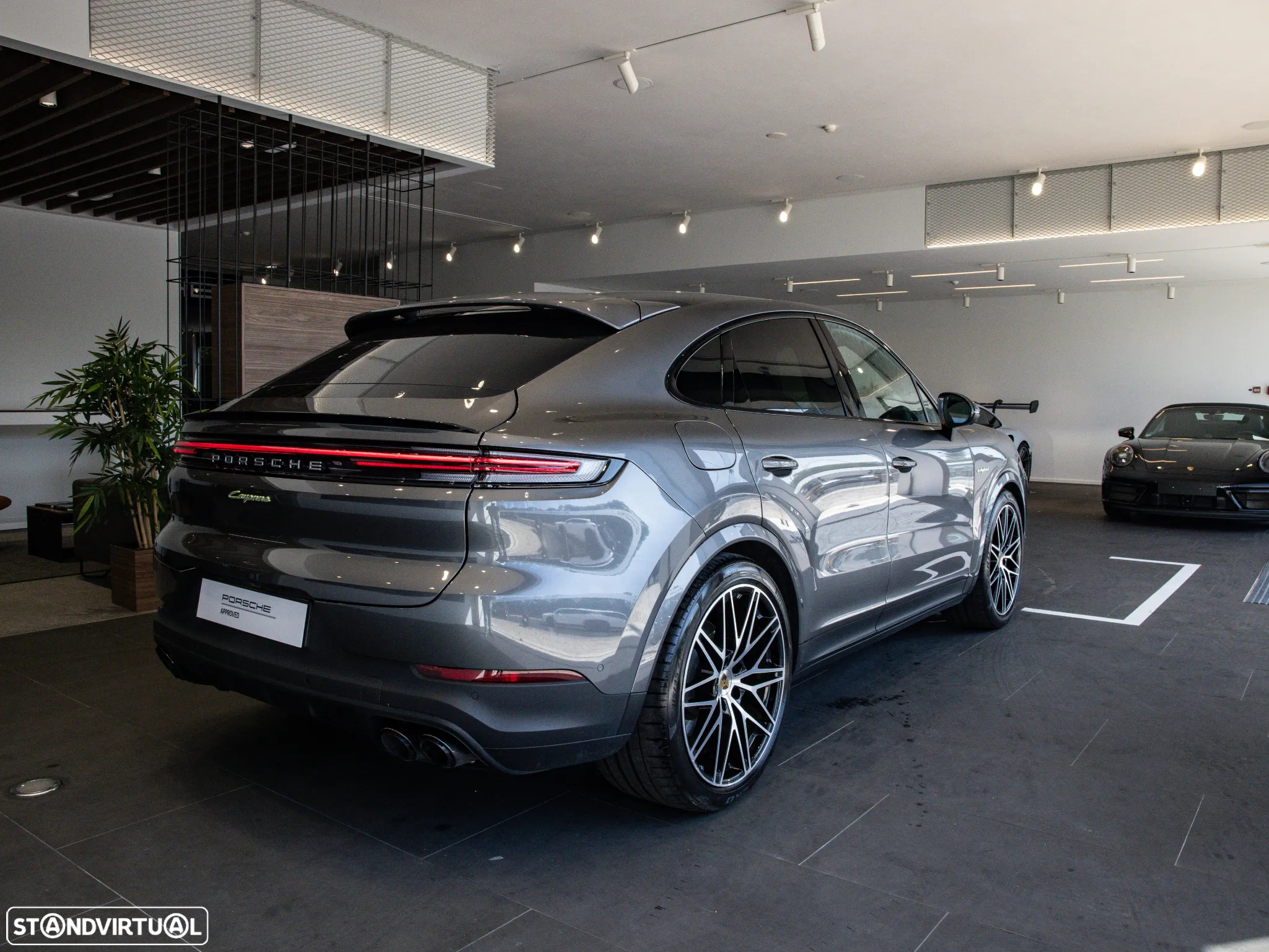 Porsche Cayenne Coupé E-Hybrid - 6