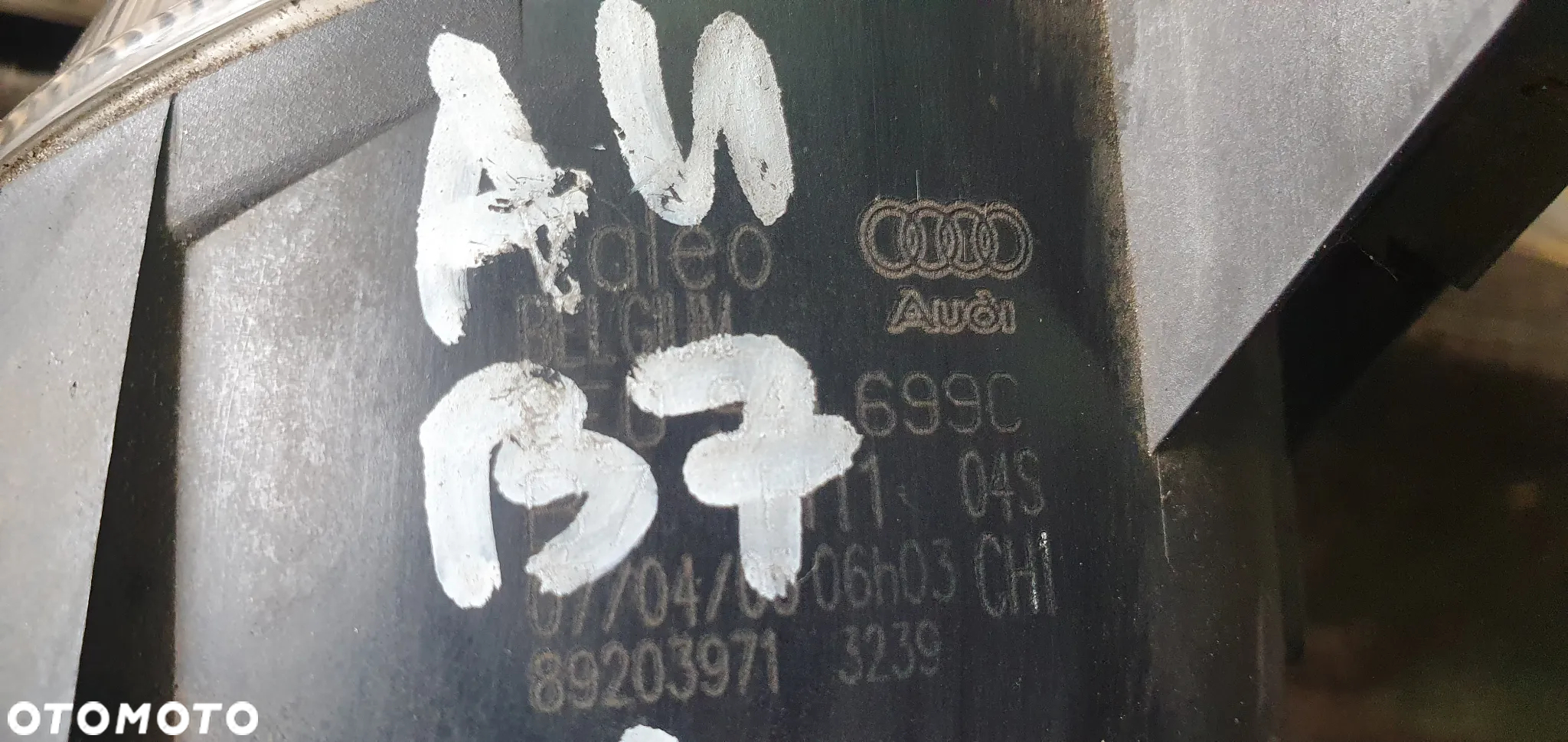 Halogen lewy przód przedni Audi A4 B7 8E0911699C - 7