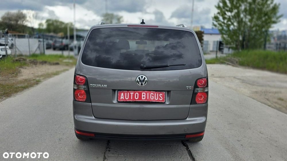 Volkswagen Touran - 8