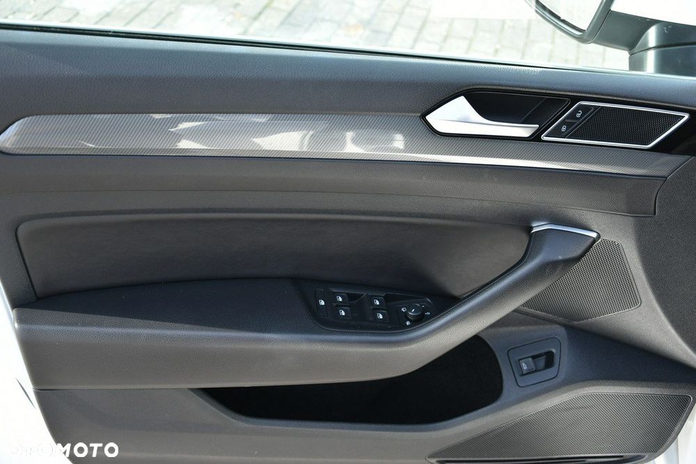 Volkswagen Arteon 2.0 TDI R-Line DSG - 25