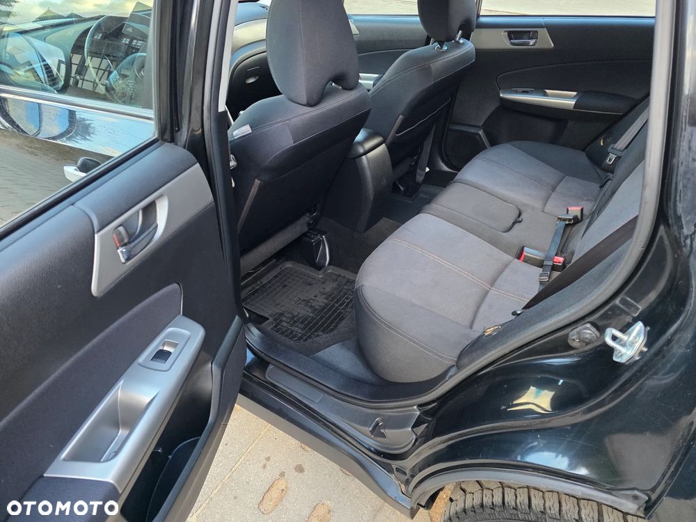 Subaru Forester 2.0D VR 000 - 12