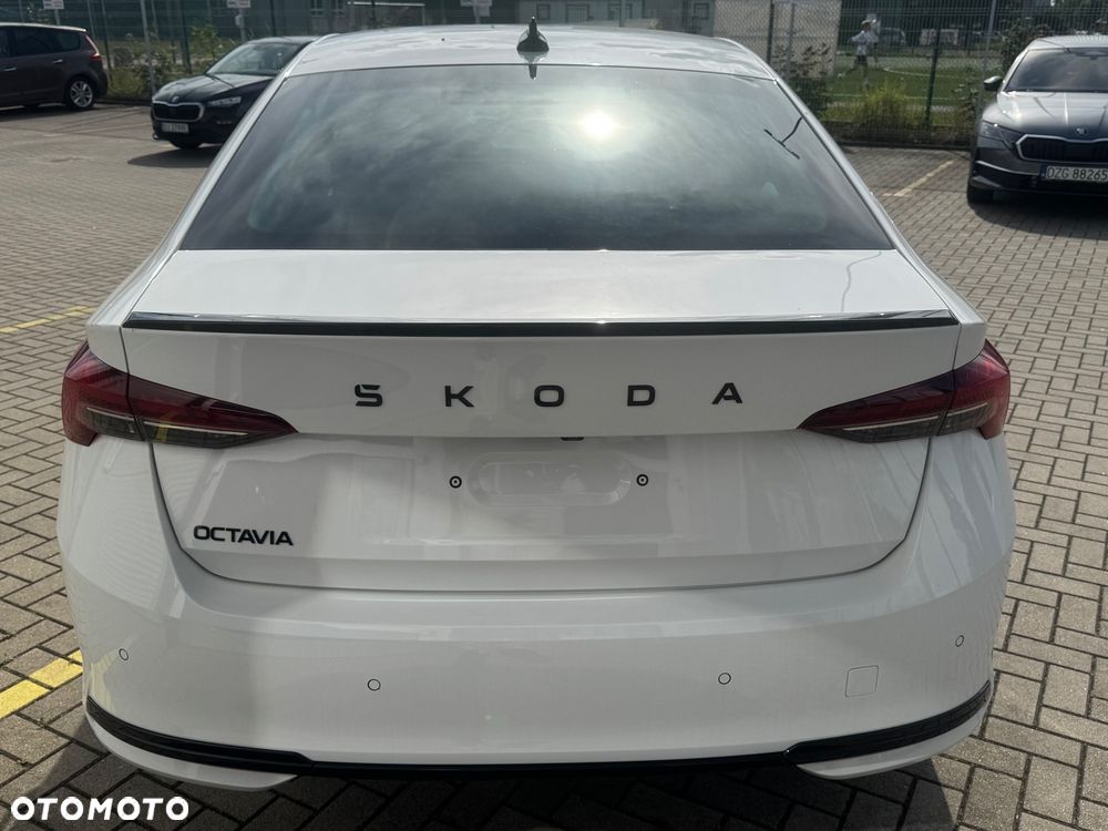 Skoda Octavia 2.0 TDI Sportline DSG - 5
