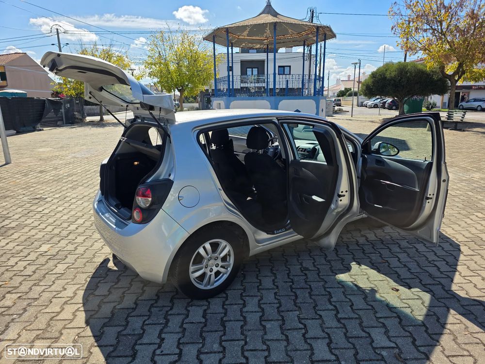 Chevrolet Aveo 1.3 VCDi LTZ - 23