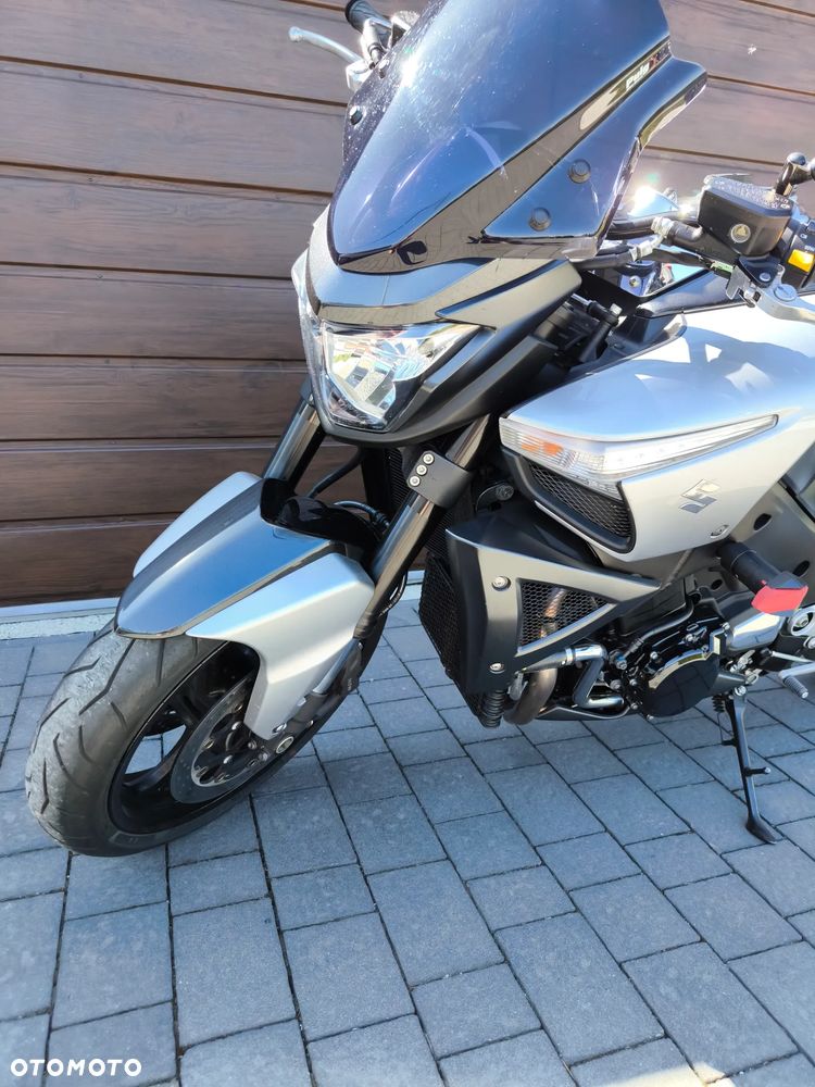 Suzuki GSX - 7
