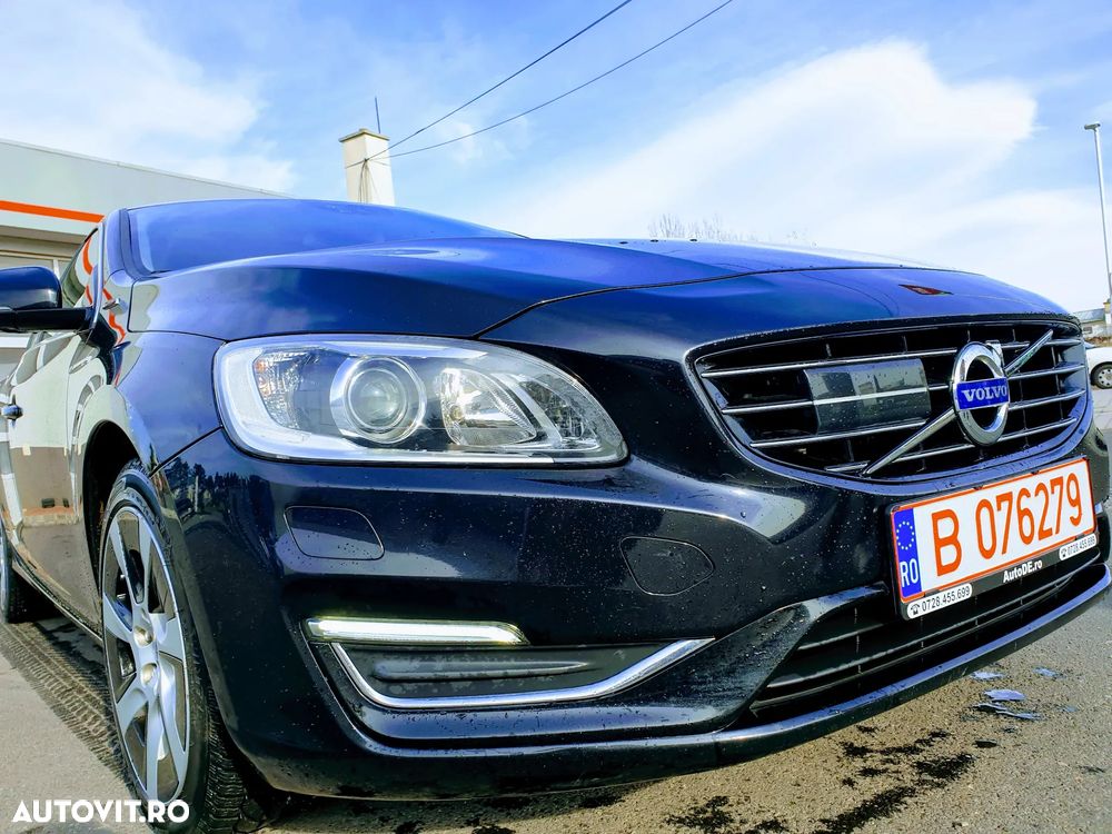 Volvo V60 D6 Plug-In-Hybrid AWD Geartronic Summum - 30