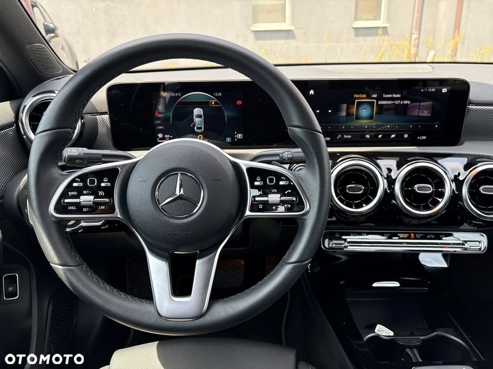 Mercedes-Benz Klasa A 180 7G-DCT - 15