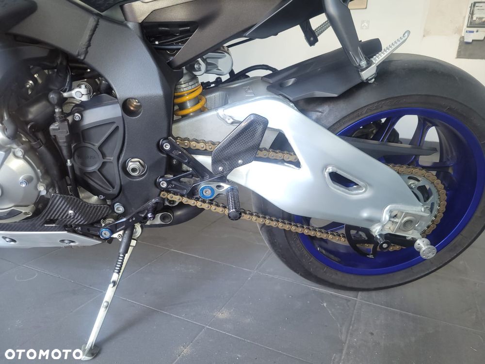 Yamaha YZF - 8