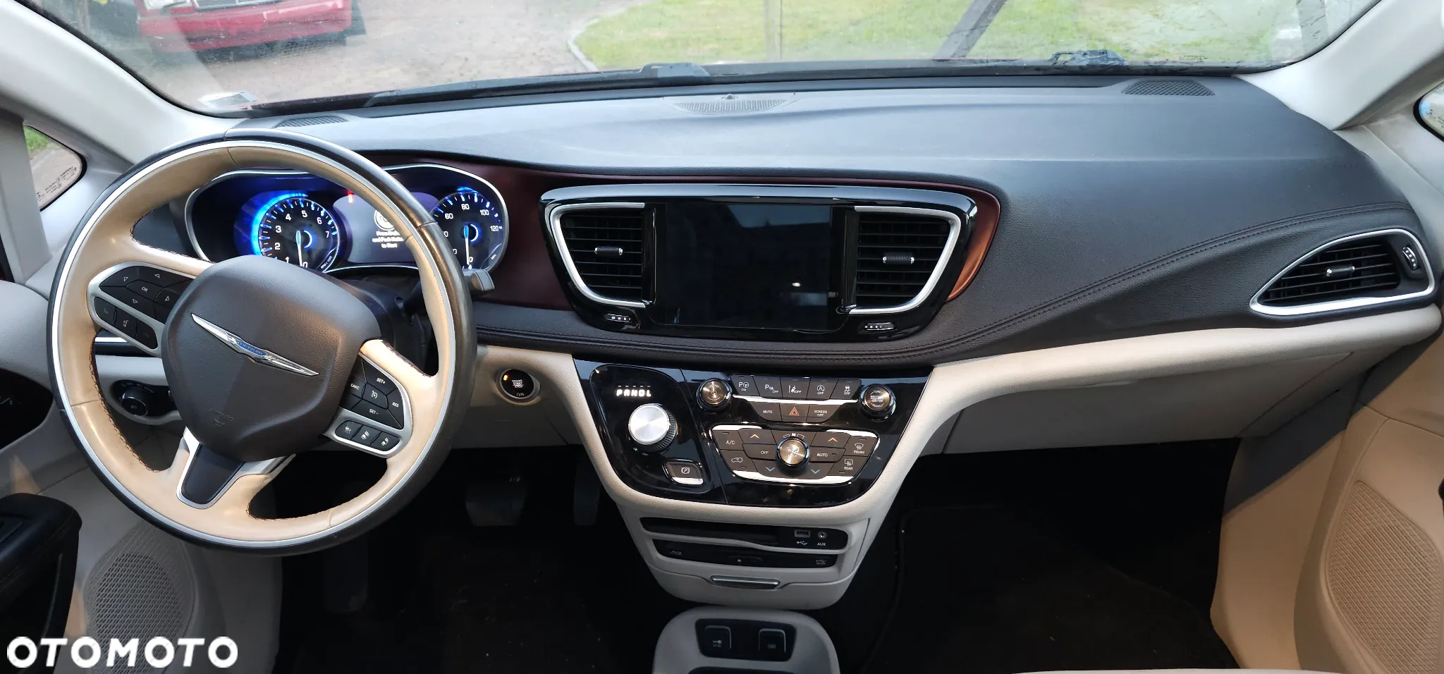 Chrysler Pacifica - 6