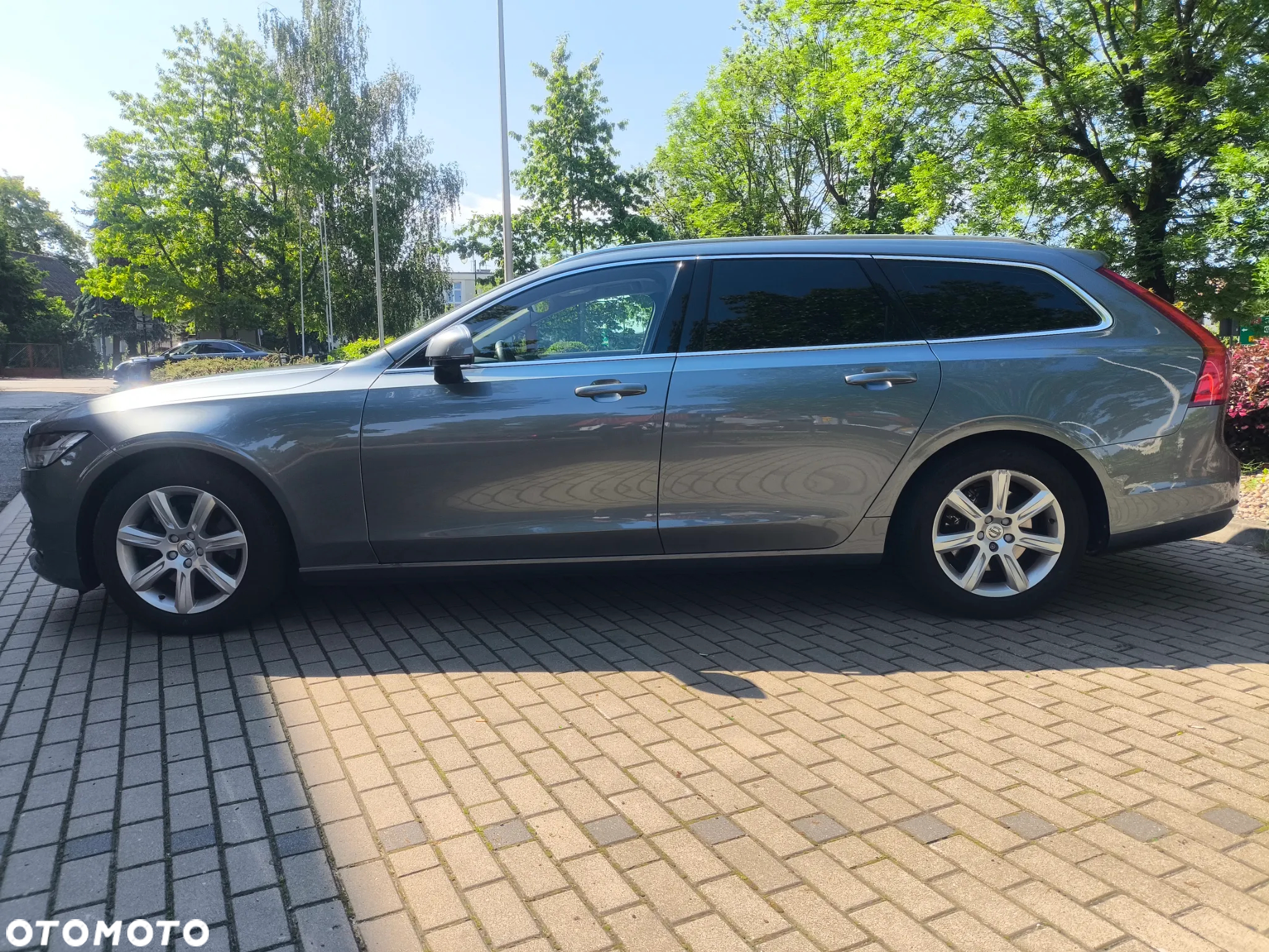 Volvo V90 D4 Momentum - 5