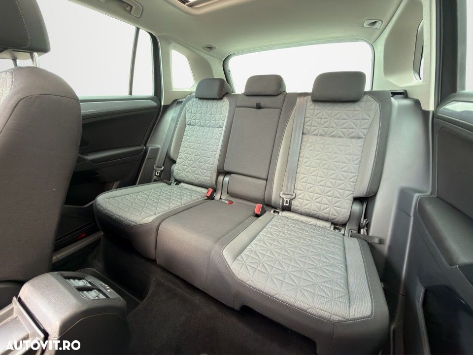 Volkswagen Tiguan - 22