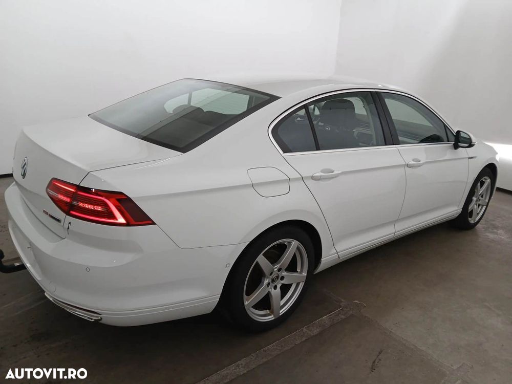 Volkswagen Passat 1.4 TSI BlueMotion Technology DSG Comfortline - 3