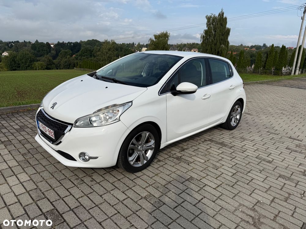 Peugeot 208 120 VTI Automatik Allure - 3