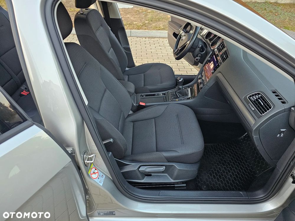 Volkswagen Golf 1.5 TSI BMT Comfortline - 12