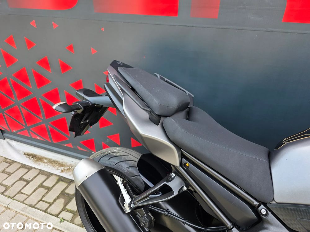 Yamaha FZ8 - 22