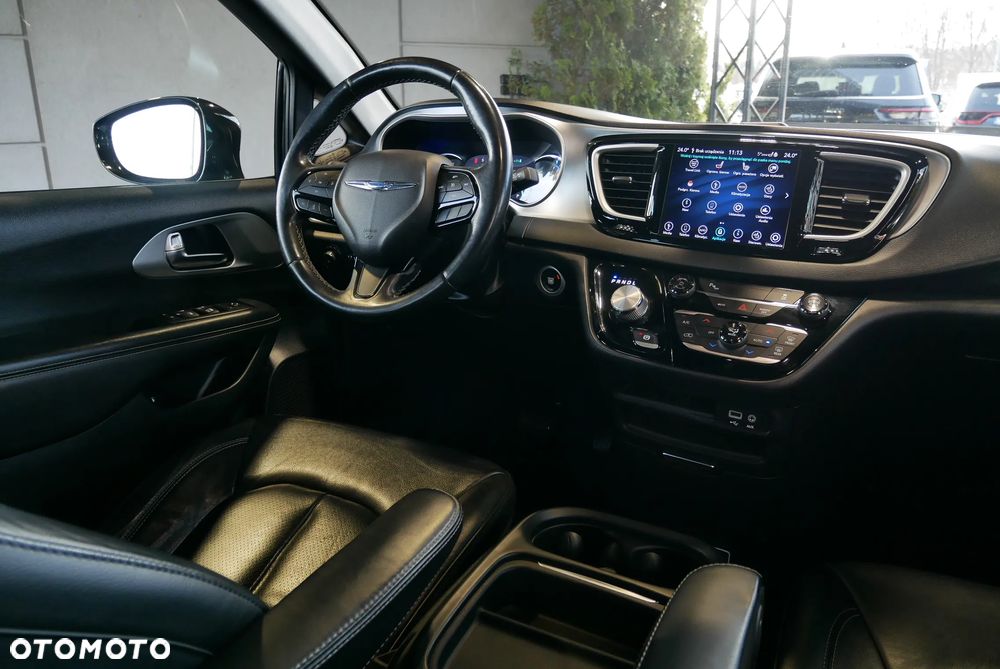 Chrysler Pacifica - 15