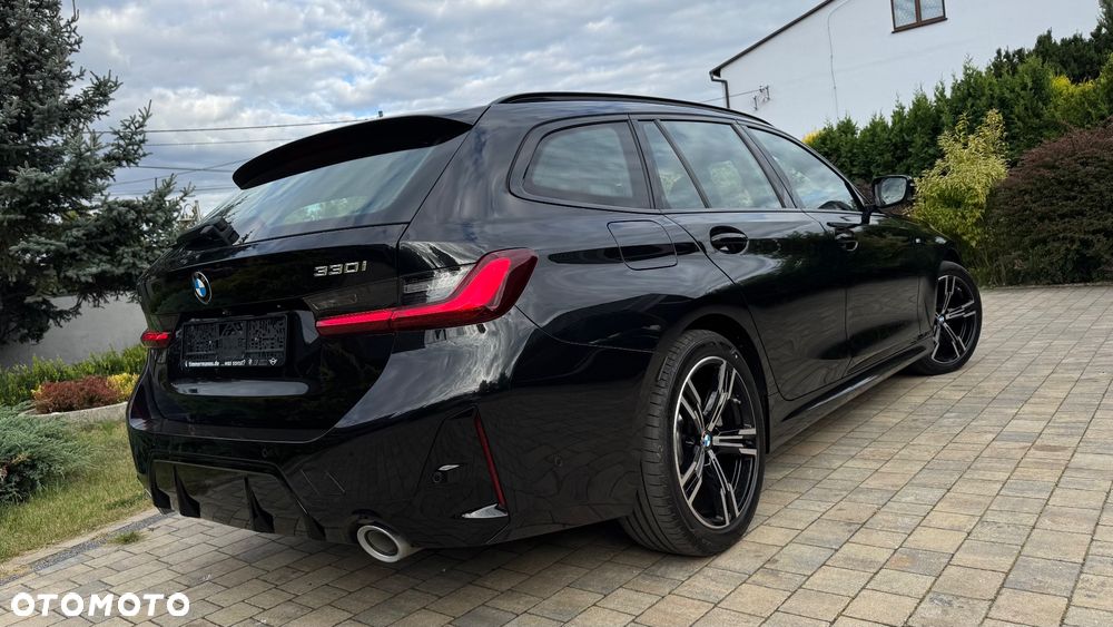 BMW Seria 3 330i xDrive M Sport - 10