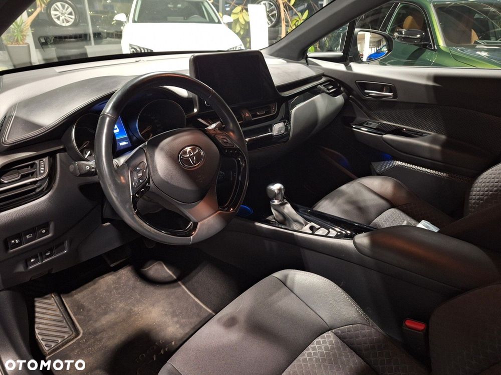 Toyota C-HR - 12
