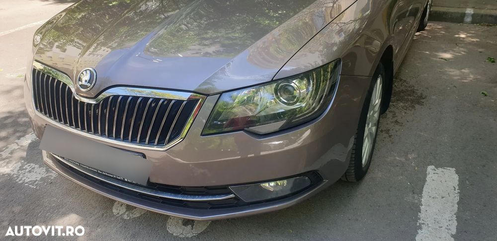 Skoda Superb 2.0 TDI Ambition - 4