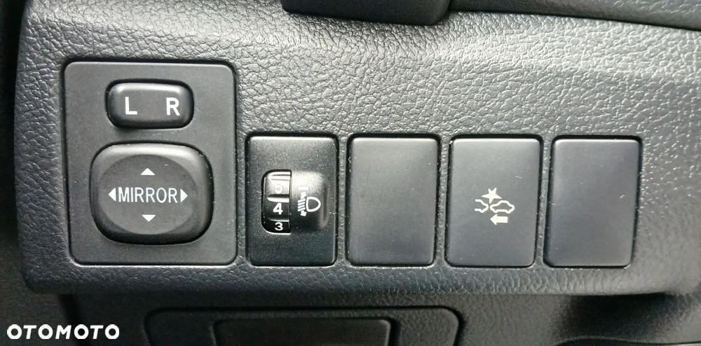 Toyota Auris 1.6 Premium MS - 21