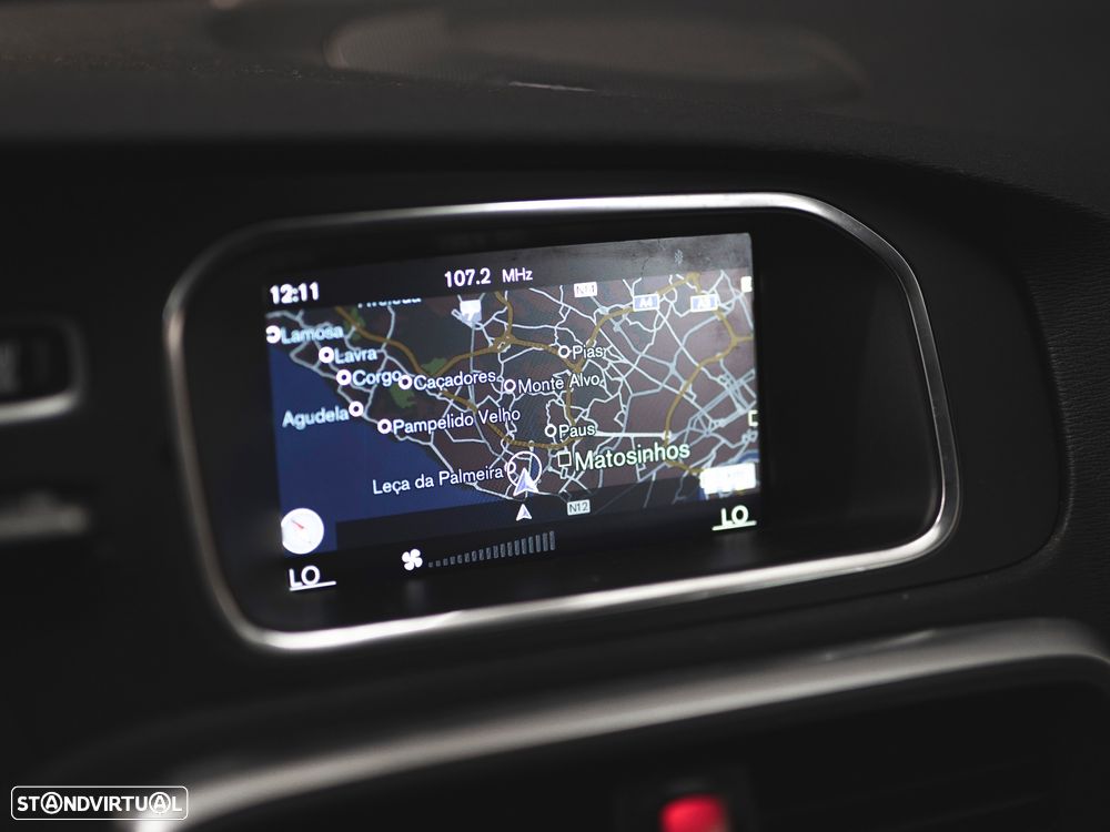 Volvo V40 2.0 D3 R-Design - 19