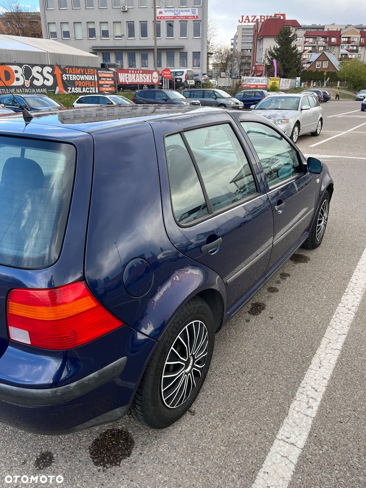 Volkswagen Golf 1.6 Basis - 5