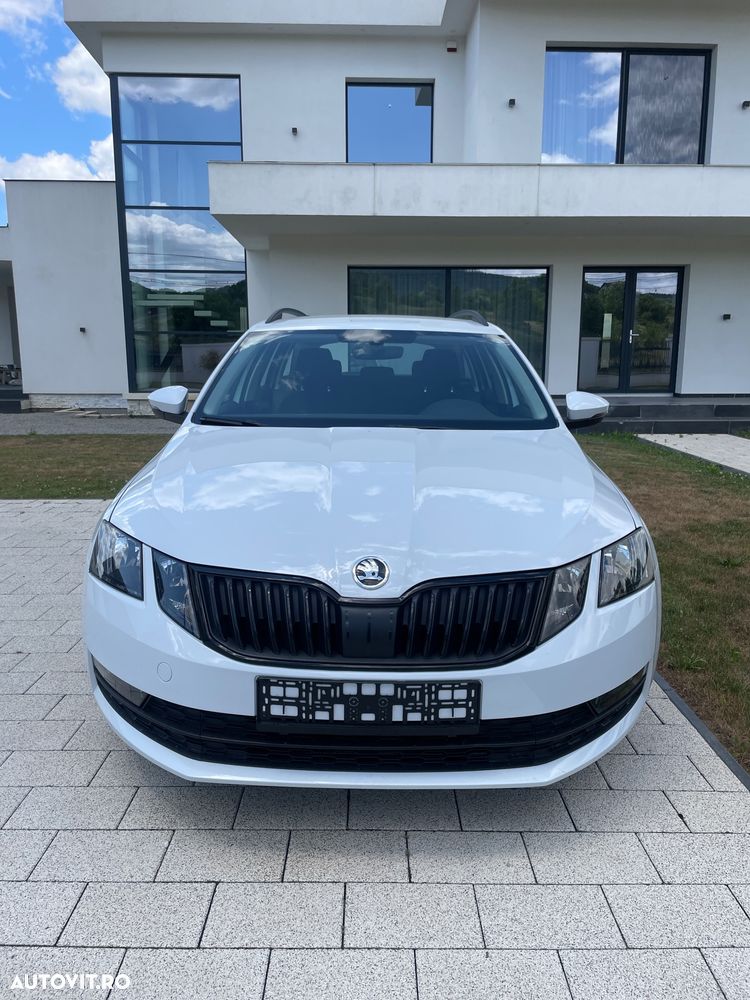Skoda Octavia 1.6 TDI DSG Style - 9