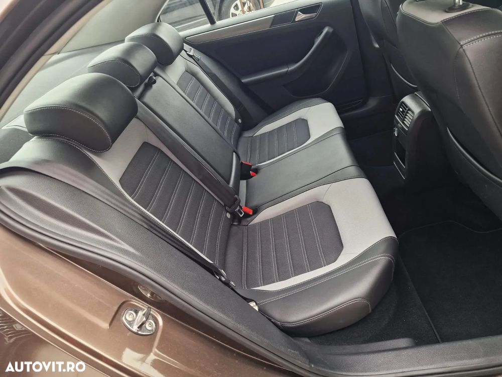 Volkswagen Jetta 1.6 TDI DSG Blue Motion Technology Life - 15