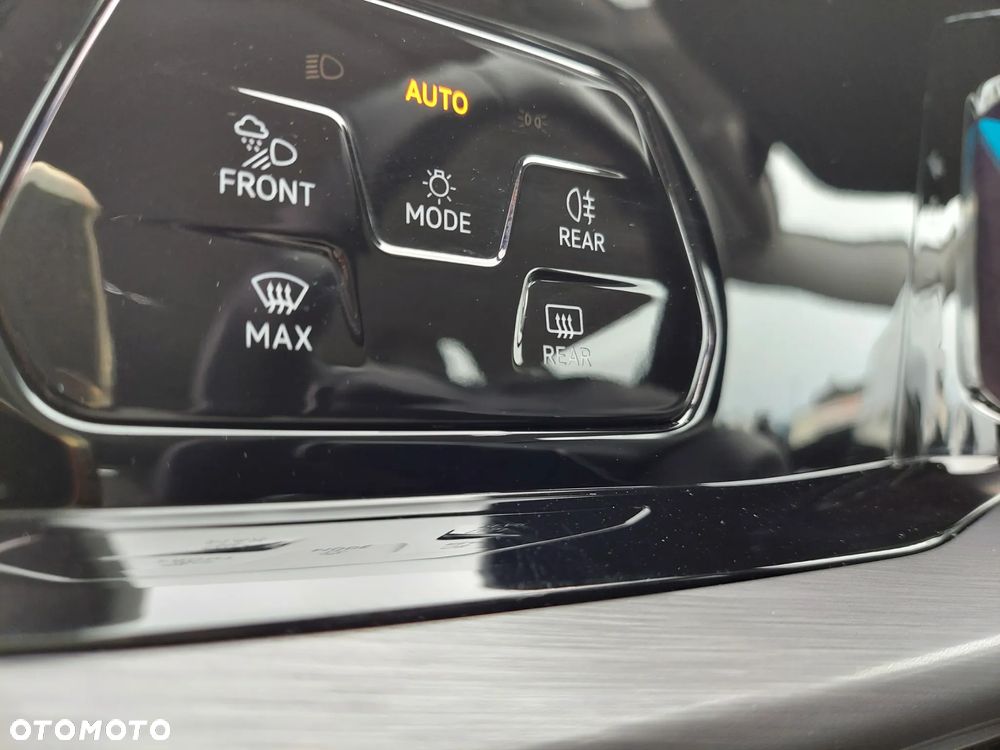 Volkswagen Golf 1.5 eTSI EVO Style DSG - 16