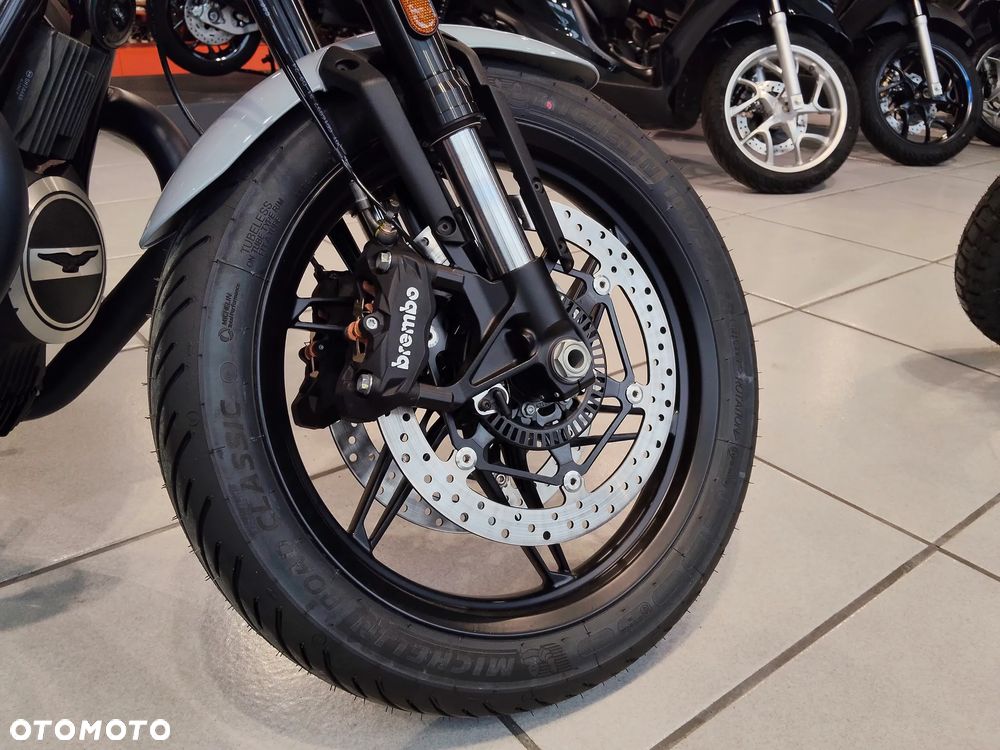 Moto Guzzi V7 - 16