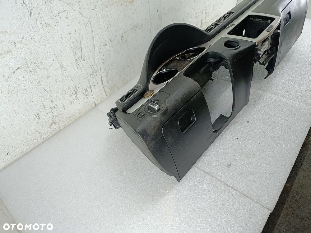 DESKA ROZDZIELCZA, KONSOLA VW PASSAT B7 - 4