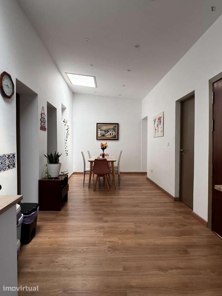 Quarto - localizado em Setubal - Grande imagem: 4/12