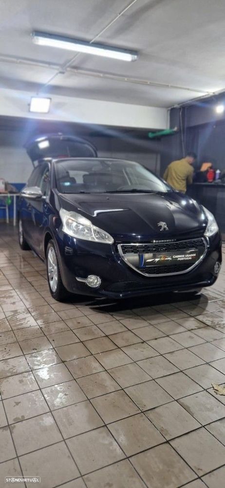 Peugeot 208 1.2 VTi SE Style - 3