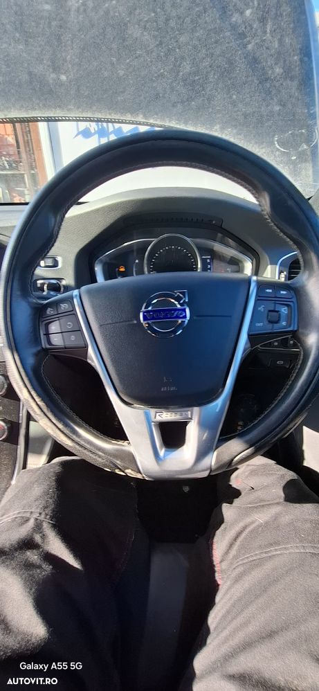 Dezmembrez Volvo V60 D2 - 4