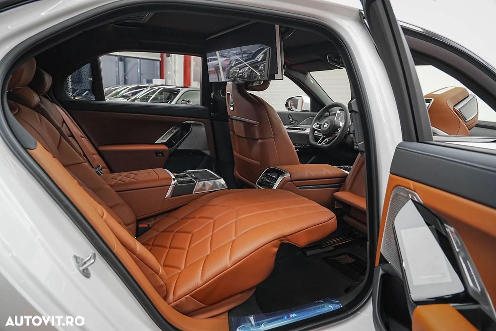 BMW Seria 7 740d xDrive MHEV - 11
