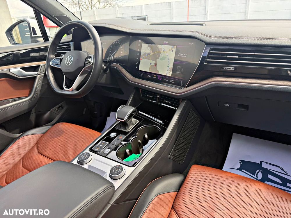 Volkswagen Touareg 3.0 V6 e-Hybrid 4Motion Aut. Elegance - 14