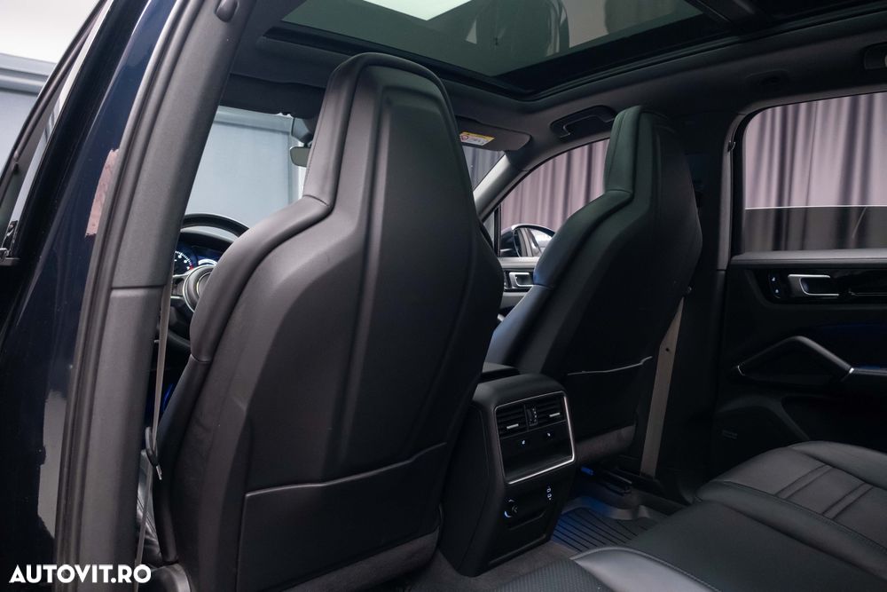 Porsche Cayenne E-Hybrid Tiptronic S Platinum Edition - 28