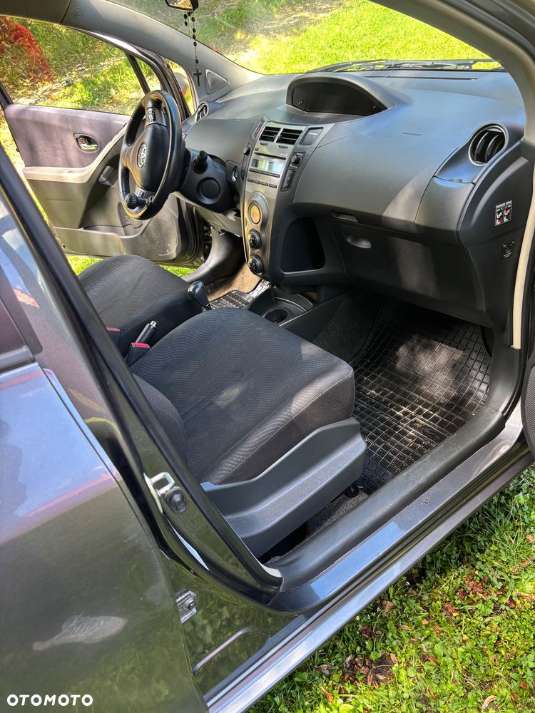 Toyota Yaris - 6
