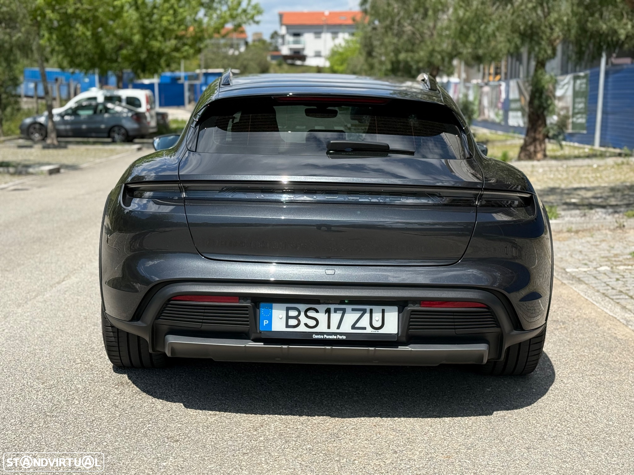 Porsche Taycan Cross Turismo 4 - 18