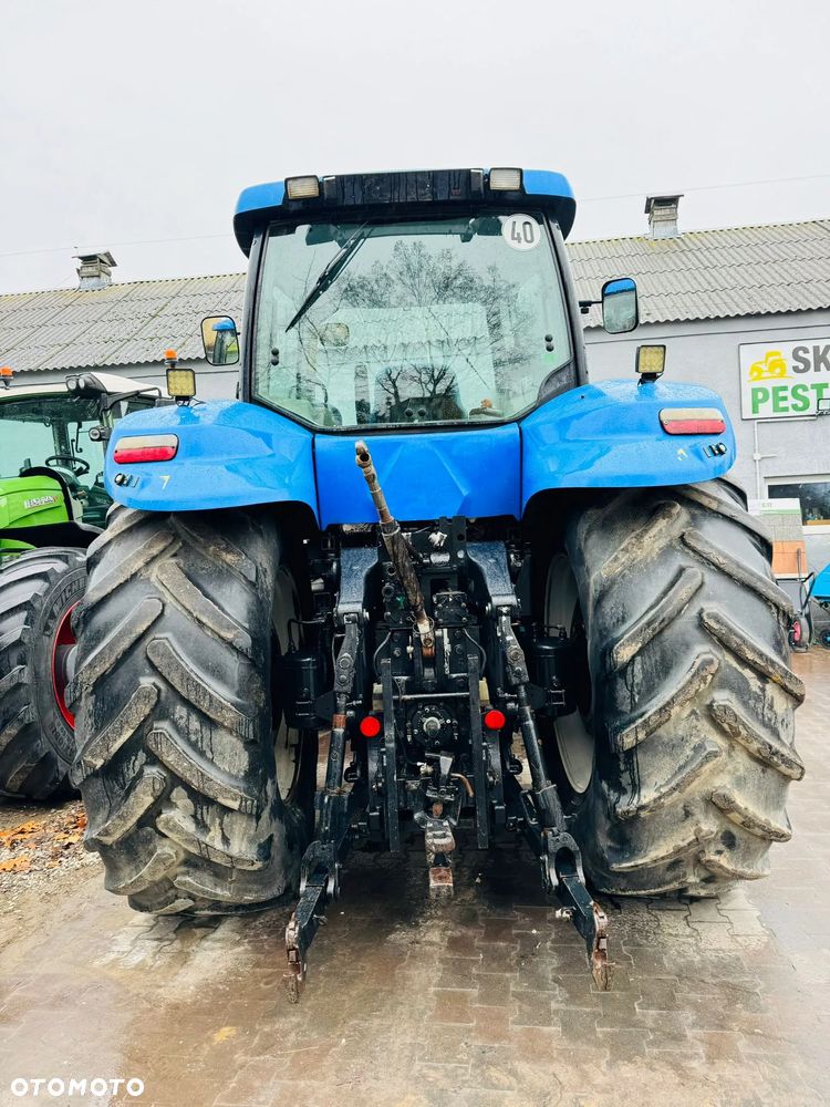 New Holland T8020 - 18