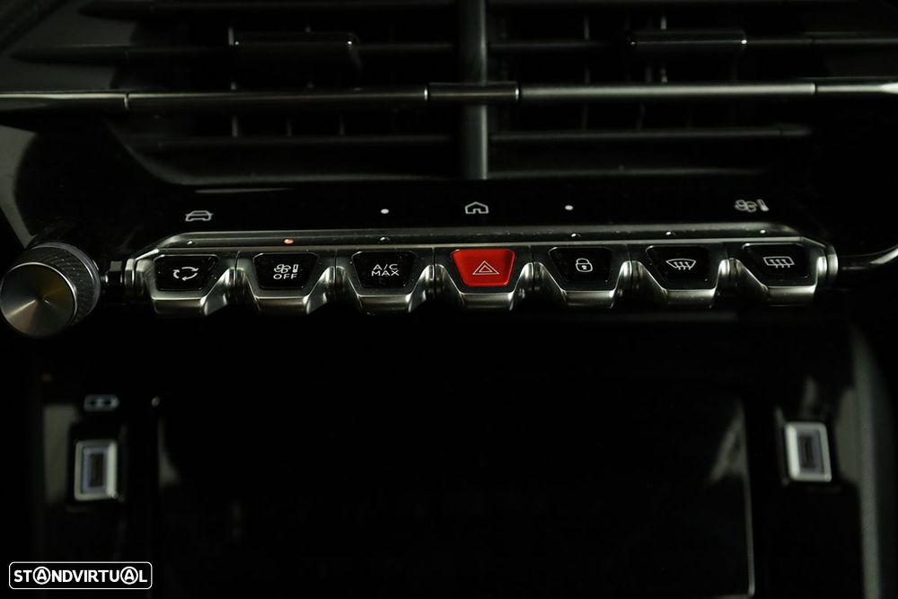 Peugeot 2008 1.2 PureTech Allure EAT8 - 13