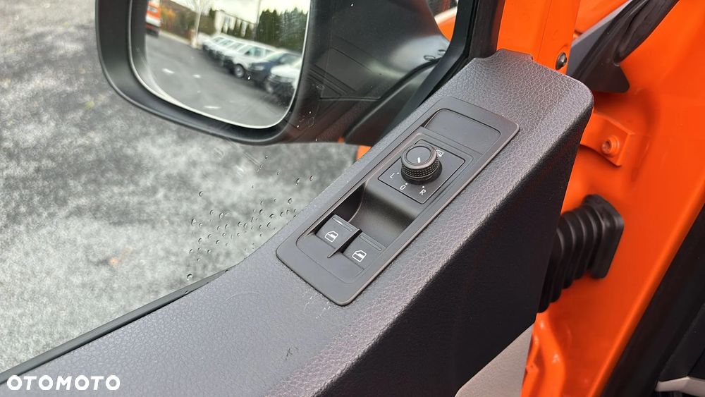 Volkswagen Transporter - 11
