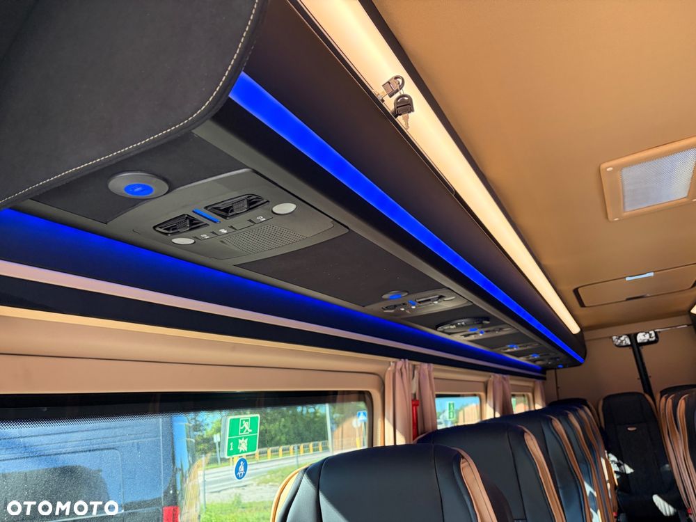 Mercedes-Benz Sprinter 519 - 24