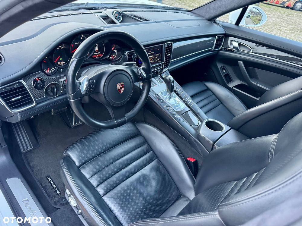 Porsche Panamera - 15